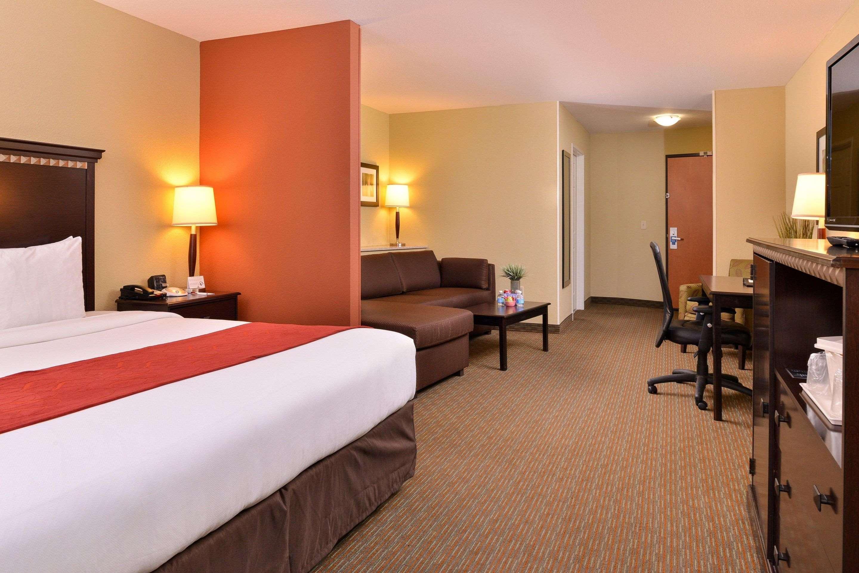 Comfort Suites Urbana Champaign, University Area Exterior photo