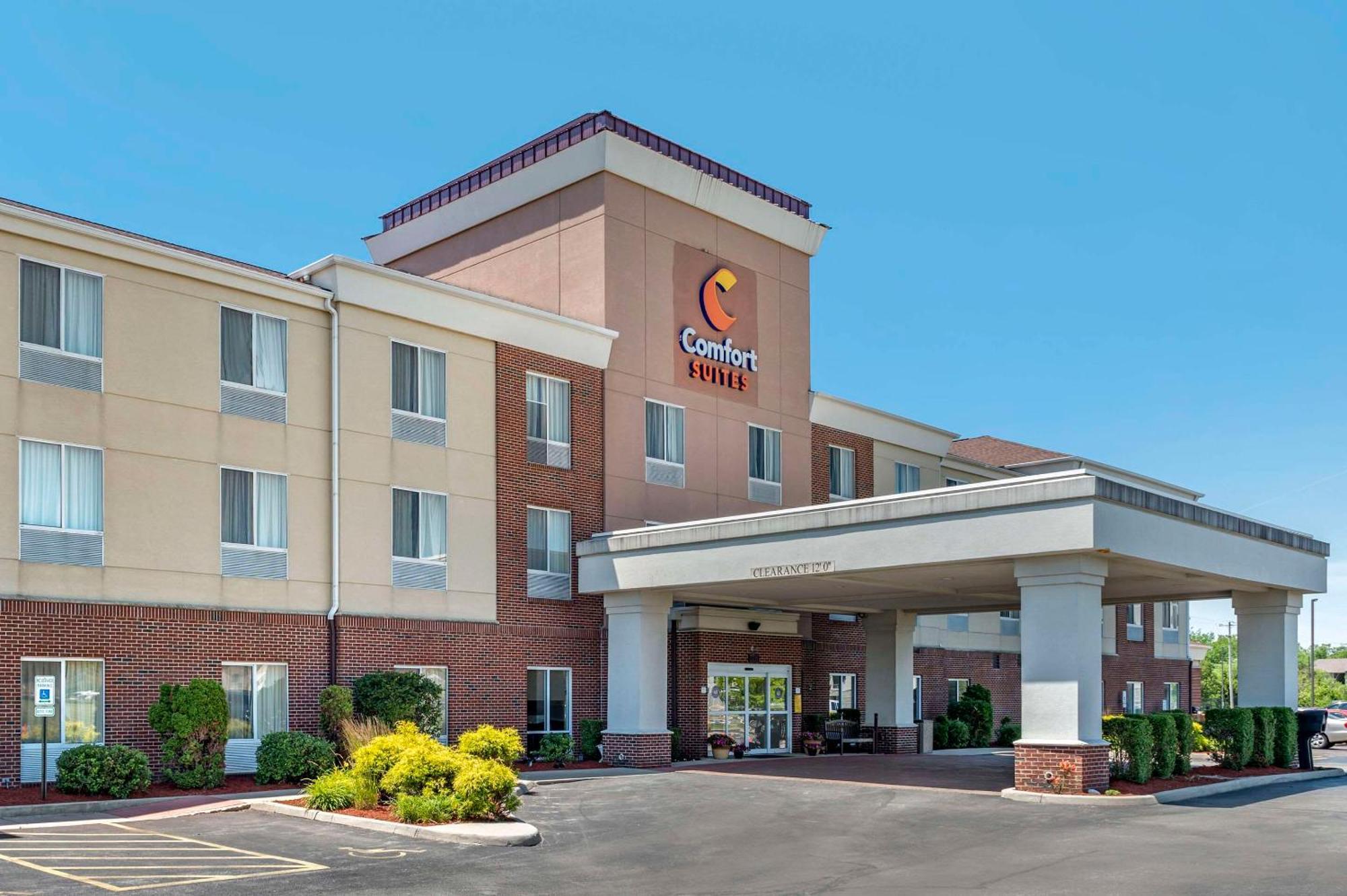 Comfort Suites Urbana Champaign, University Area Exterior photo